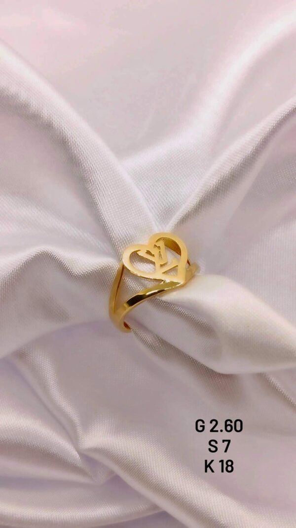 2.60g _18k_ring LV _size_7