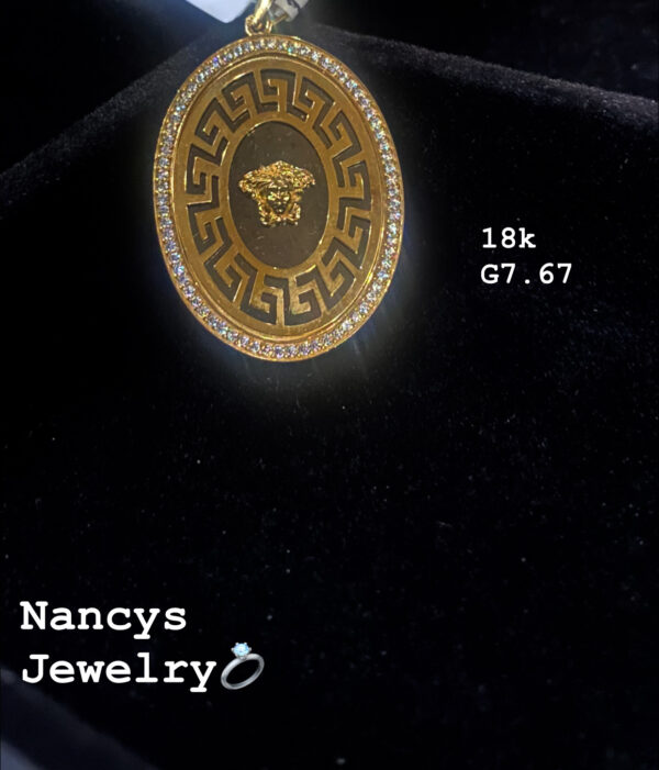 7,67g _Versace_pendant 18k