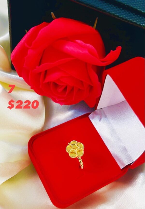 Size 7 _220$_ 21k_ring